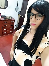 The sweet and charming Sakura Nakamura in her vintage Japanese attire.