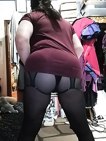 Mad tgirl GFs are taking off their dress for money