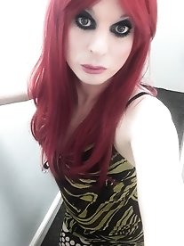 Alluring MILF Kellycd2022 in seductive pink bodysuit, amateur crossdresser