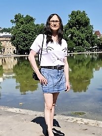 Tranny streetwalkers get their blowjobs with an amazing cumshots