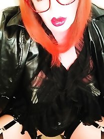 Girl takes a huge 13 quot dildo in her tight pussy with enthusiasm